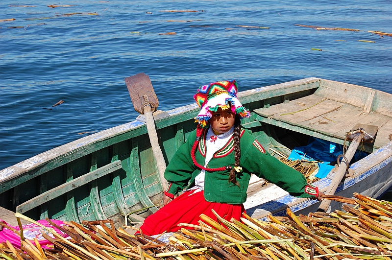 Ania-81.JPG - Dziewczynka plynie do szkoły. (Zdjęcie: Ania)