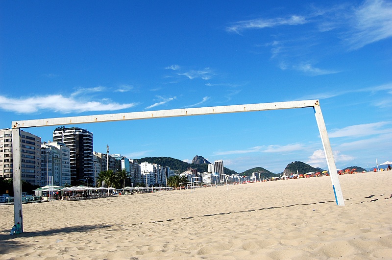 Bartek-200.JPG - Copacabana w Rio - gry i zabawy.  (Zdjęcie: Bartek)