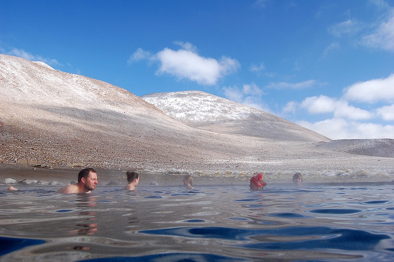 Ania-113.JPG - Gorące źródła, na zewnątrz zero stopni, serducho wali jak oszalałe od niedoboru tlenu. Fajnie! (Zdjęcie: Ania)
