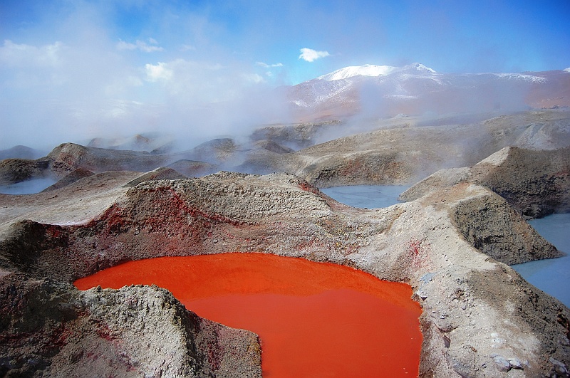 Ania_super-57.JPG - Bulgoczące gorącym błotem kratery - niesamowite wrażenia kolorystyczne i zapachowe. A i do audio nie można się przyczepić. (Zdjęcie: Ania)