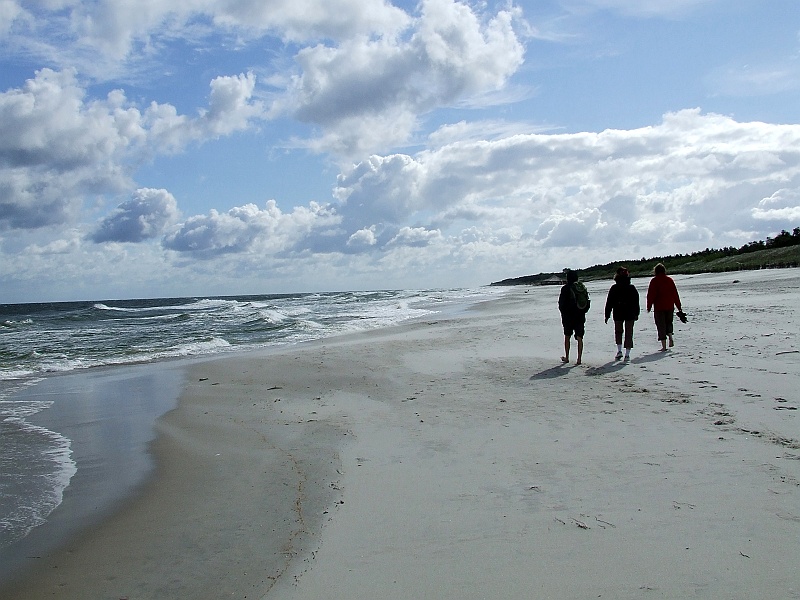 DSCF2606.JPG - Po kąpieli ruszamy na spacerek.