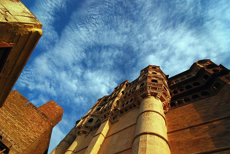 Indie0532.JPG - Fort jest naprawdę ogromny. Właściwie bardzo ogromny. A może nawet większy. (Zdjęcie: Laura i Astronom)