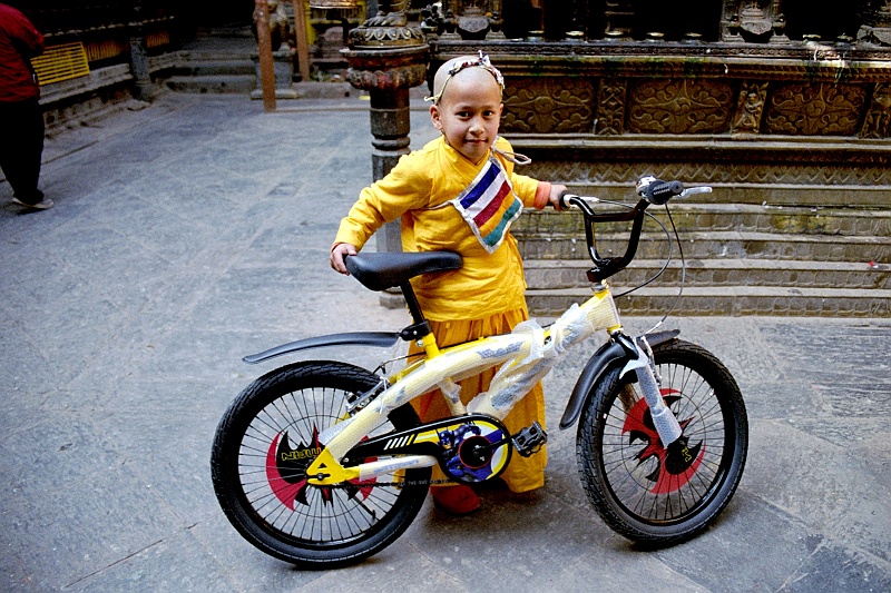 04_31.JPG - Bycie mnichem nie uwalnia od dziecięcych marzeń. (Zdjęcie: Ania)