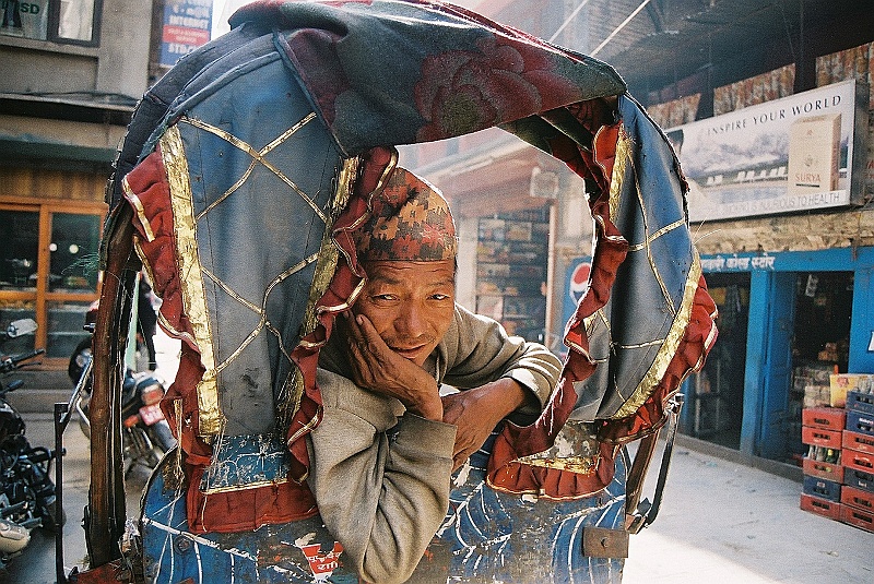 Indie0165.JPG - W wąskich uliczkach najlepiej sprawdzają się riksze. (Zdjęcie: Laura i Astronom)