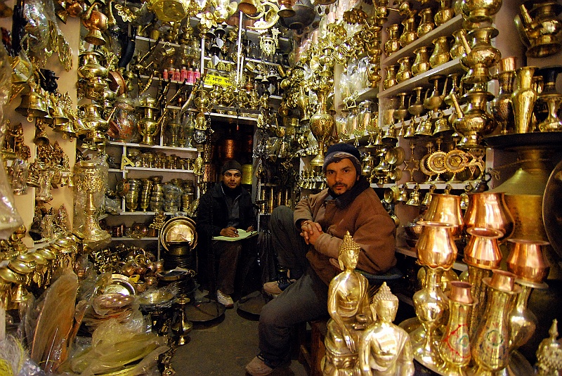 Indie0208.JPG - Nepalczycy lubują się w złocistych ozdobach. (Zidjęcie: Laura i Astronom)