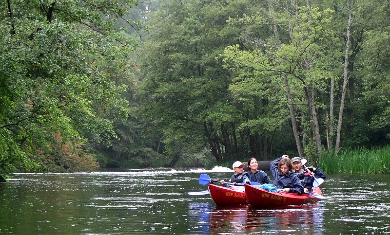 DSCF2221.JPG - Jedna z pierwszych okazji do złączania kajaków w tratwy.