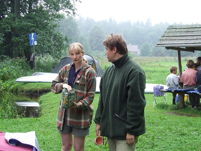 2006_0814CzarnaHancza0193.JPG - Brrrr, zimno. Decydujemy się skrócić wyjazd o jeden dzień.