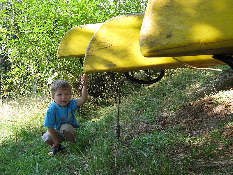 IMG_1312.JPG - Hubcio przewraca kajaki.