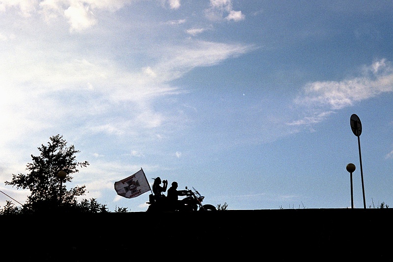 Image0043.jpg - Dżentelmenów z mieszanej, kirgisko-rosyjsko-niemieckiej ekipy, spotykaliśmy jeszcze kilkakrotnie później. (Zdjęcie: Ania)