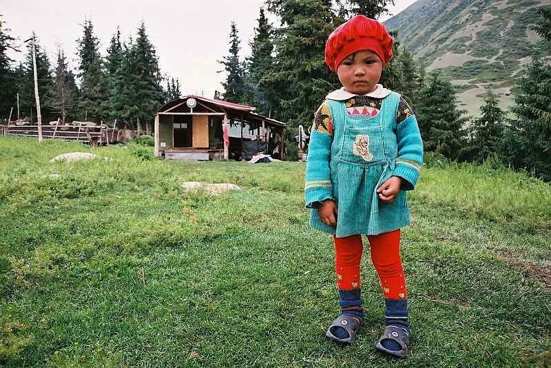 kaza-kirg0205.JPG - Kirgizeczka. (Zdjęcie: Laura i Astronom)