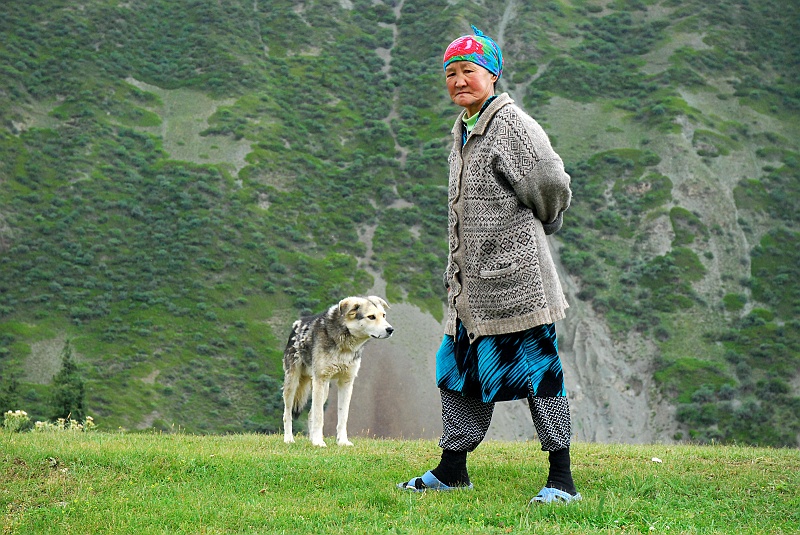 kaza-kirg0217.JPG - Pani grzybiarka. (Zdjęcie: Laura i Astronom)