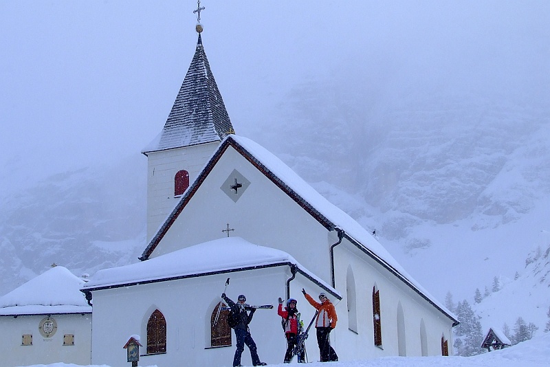 DSCF9604.JPG - Zrobiliśmy sobie mały skok w bok i zwiedziliśmy kościółek na górze Santa Croce (co brzmi po polsku tak sobie, ale tłumaczy się na Święty Krzyż).