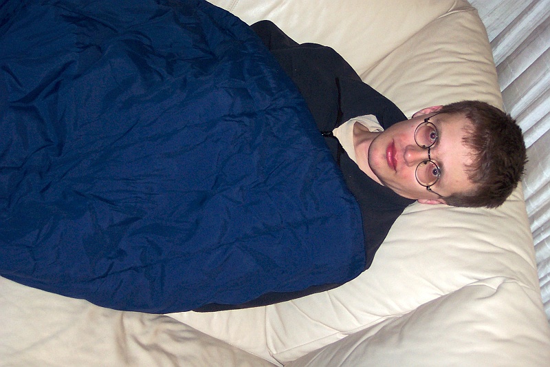 100_3620.JPG - Piątego dnia rola wyjazdowego mięczaka została obsadzona. Atak gorączki plus krwawe otarcia na stopach zwaliły Tomka z nóg.