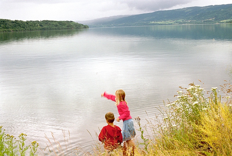 norwegia0038.jpg - Norweskie dzieciaki. (Zdjęcie - Ania).