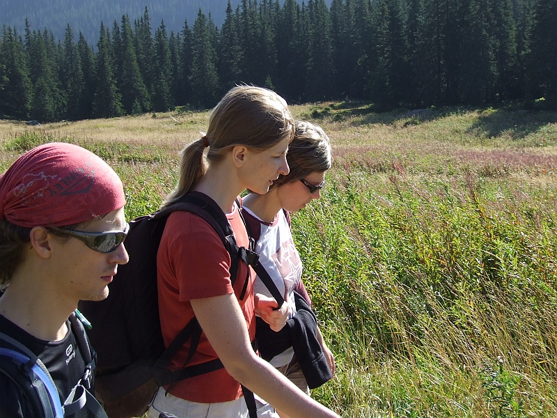 DSCF7255.JPG - Wyruszyliśmy rześkim porankiem, w parku meldujemy się wpół do ósmej. Nadworny metereolog zapewniał, że pogoda bedzie na 102. Czas pokazał, że się nie mylił.