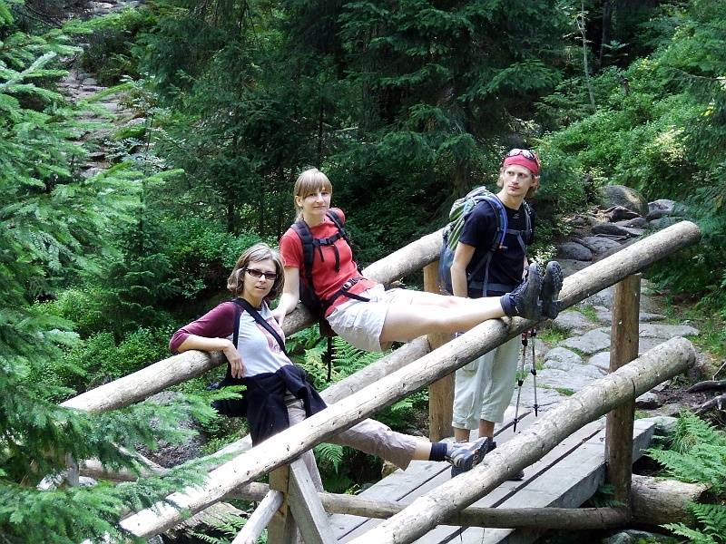 DSCF7305.JPG - Początek drogi na Krzyżne. Ludzie tajemniczo rozpływają się w powietrzu. Zostajemy sami.