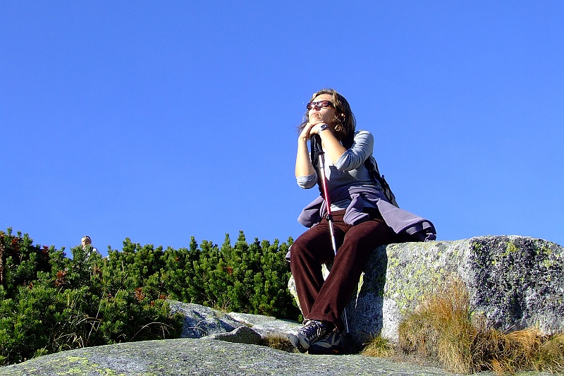 DSCF9372.JPG - Monika zastyga w pozie Stańczyka. Myśli sobie teraz o tym, że to już koniec i bomba, i że gdyby tu nie przyszła to by z niej dopiero była trąba... :)