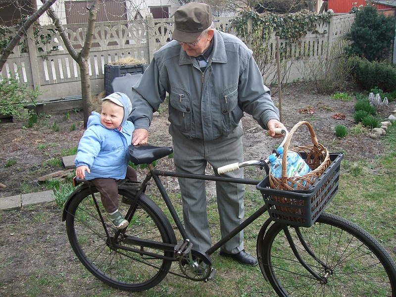 DSCF5592.JPG - Nagroda jest wielka i niespodziewana. Przejażdzka na kultowym rowerze.