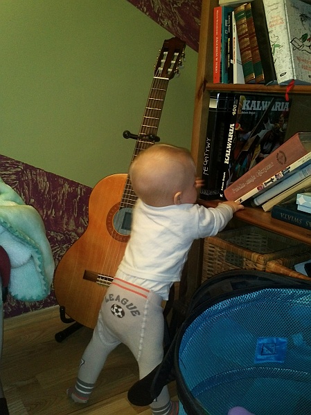 IMG062.jpg - Tych książek nie wolno mi ruszać. Całkowity i nieodwołalny zakaz.