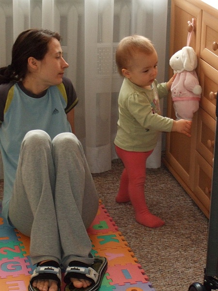 2007_1103_Swieto_zmarlych0166.JPG - Mama i córa.