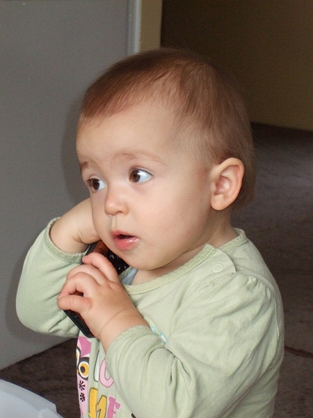 2007_1103_Swieto_zmarlych0169.JPG - Dzwonimy do Mamy.